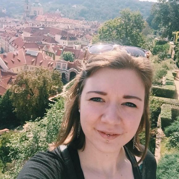 Meet your Posher, Kassi - Picture 1 of 1